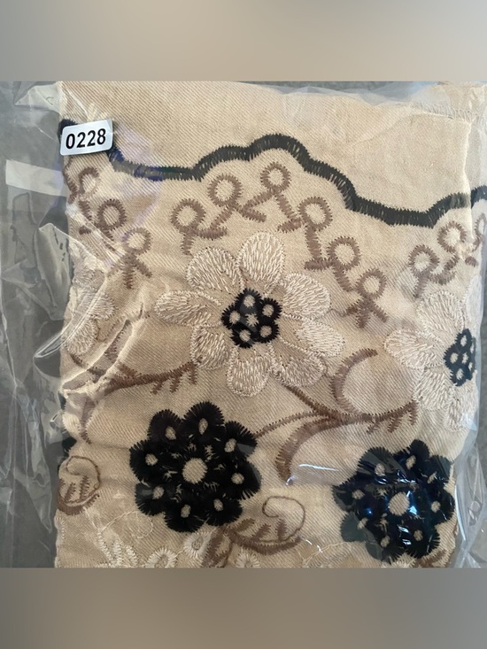 WREN New York Beige Floral Embroidered Shorts Lightweight High-Rise M - Picture 9 of 9